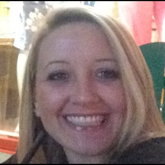 Meet your Posher, Christine - Picture 2 of 2